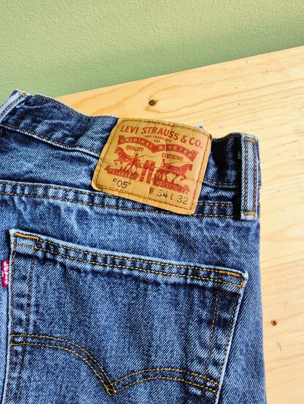 Levi's 505 Men's Regular Fit Straight Leg Jeans – 34x32
